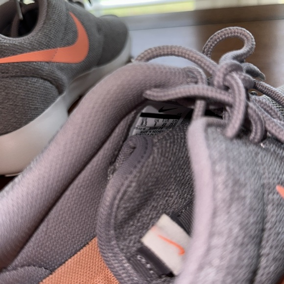 Women’s Nike Roshe - Picture 4 of 4